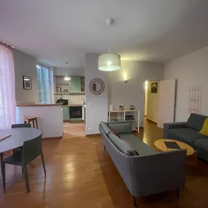  Appartement Au Centre D'avignon